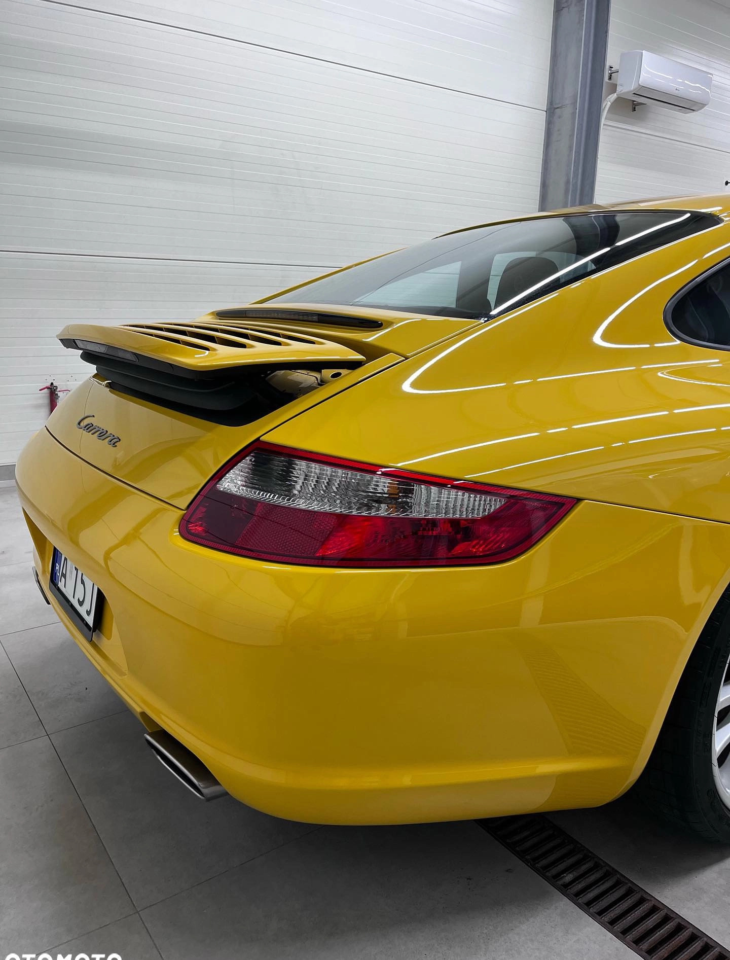 Porsche 911 cena 209000 przebieg: 93000, rok produkcji 2005 z Warszawa małe 781